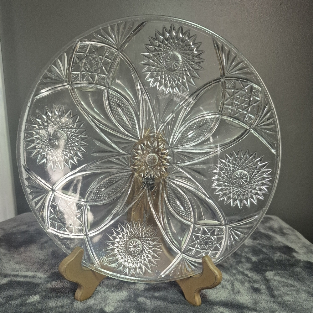 Vintage 10-Inch Anchor Hocking EAPC Oatmeal Glass Dinner Plate